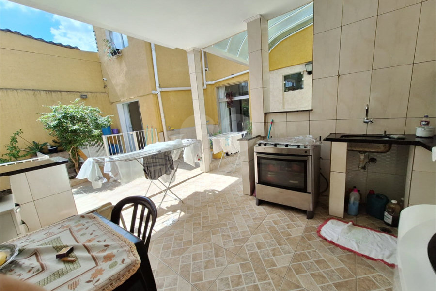 Sobrado à venda com 4 quartos, sendo 3 suítes, em Lauzane Paulista, São Paulo, SP