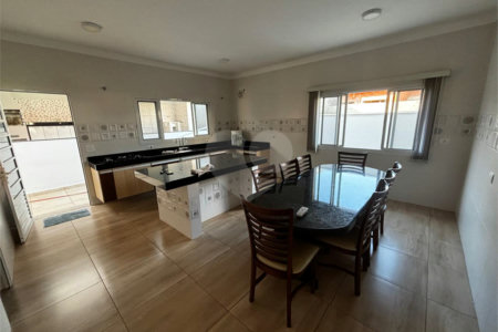 Casa à venda com 2 quartos, sendo 1 suíte, no condomínio Residencial Lagos D Icarai, Salto - SP