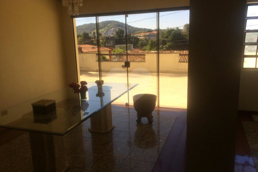 Sobrado à venda com 4 quartos, sendo 3 suítes, em Tremembé, São Paulo, SP