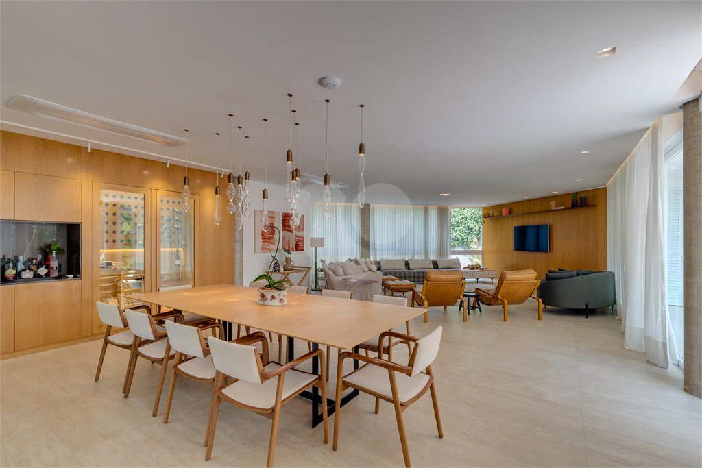 Casa à venda com 3 suítes no condomínio Residencial Canumã, São Paulo - SP