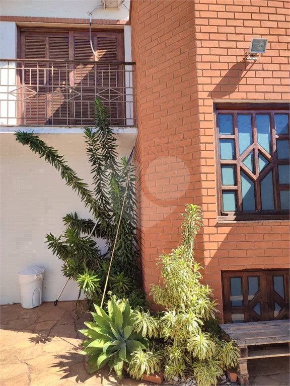 Casa Espetacular com Piscina e Churrasqueira à Venda na Vila Rezende