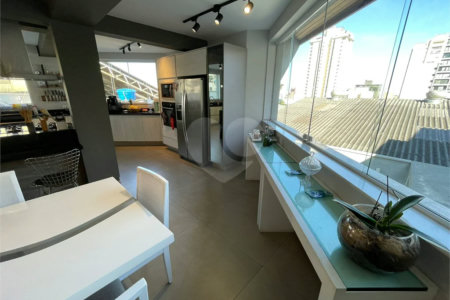 Casa à venda com 4 suítes no condomínio Fechado, São Paulo - SP