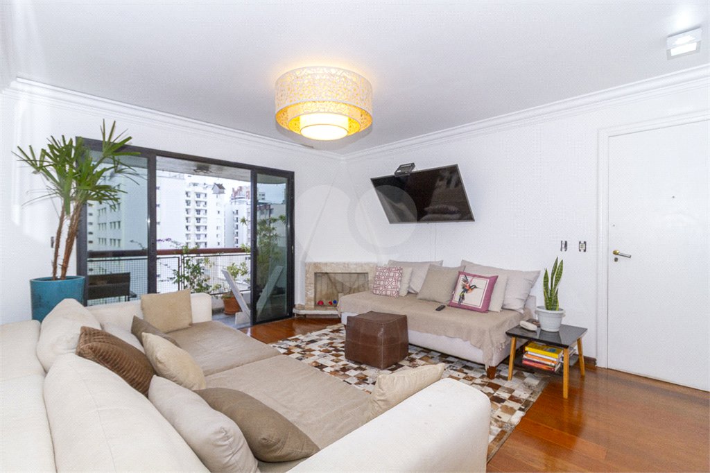 Apartamento à venda com 4 quartos, sendo 1 suíte, em Indianópolis, São Paulo, SP