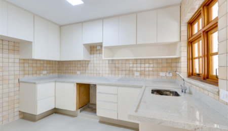 Casa de Vila à venda com 3 quartos, sendo 2 suítes,  em Santo Amaro, São Paulo, SP