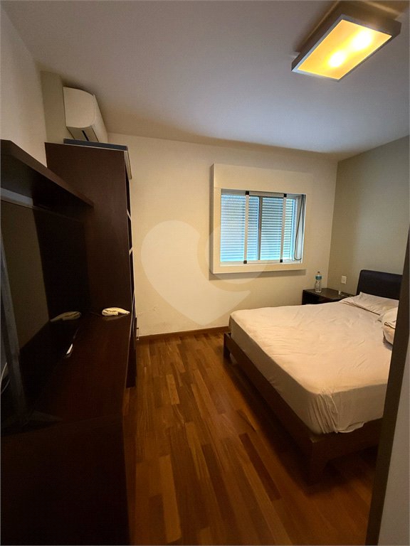 Casa à venda com 4 suítes no condomínio East Village, São Paulo - SP