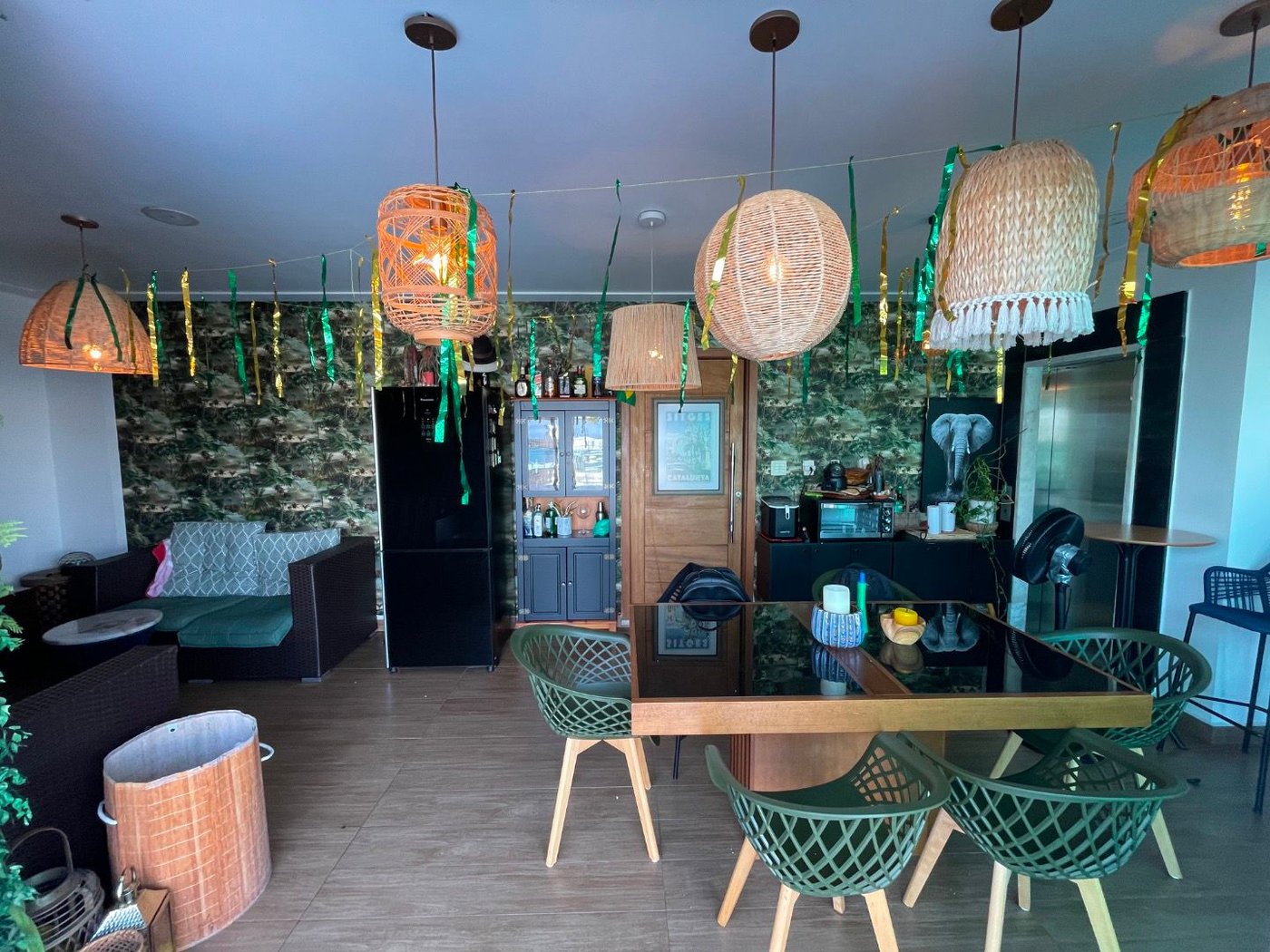Cobertura com 3 dormitórios à venda, 320 m² por R$ 3.100.000,00 - Gonzaga - Santos/SP