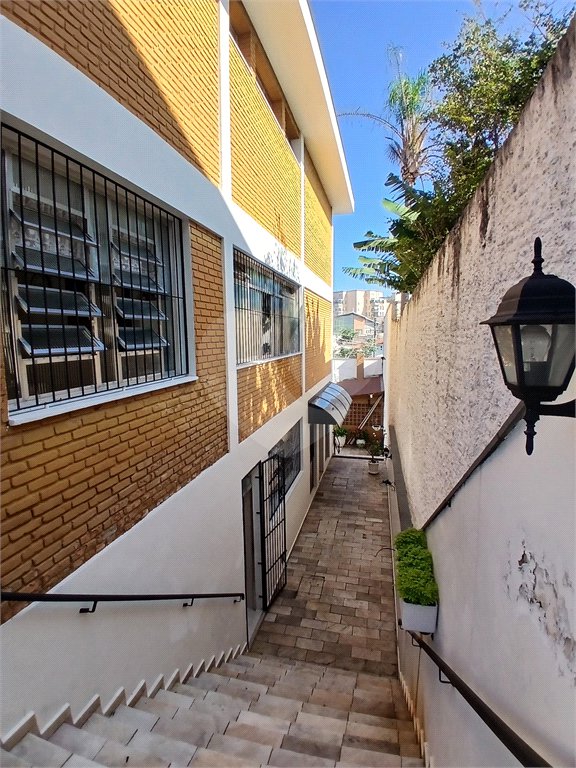 Sobrado à venda com 4 quartos, sendo 2 suítes, em Jardim Leonor, São Paulo, SP