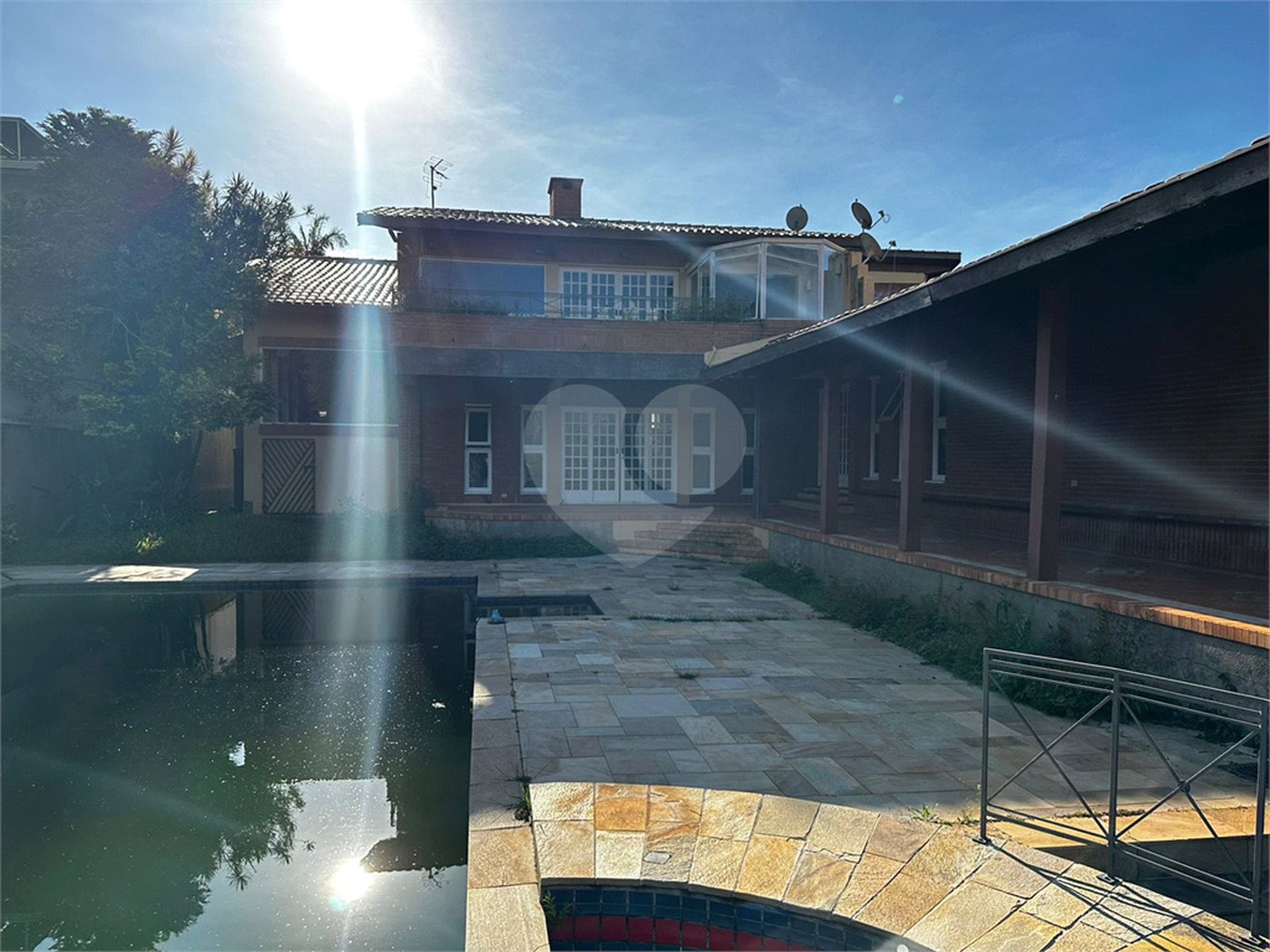 Casa à venda com 4 suítes em Vila Petrópolis, Atibaia, SP