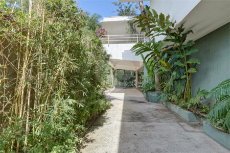Casa à venda com 3 quartos, sendo 1 suíte, em Guarapiranga, São Paulo, SP