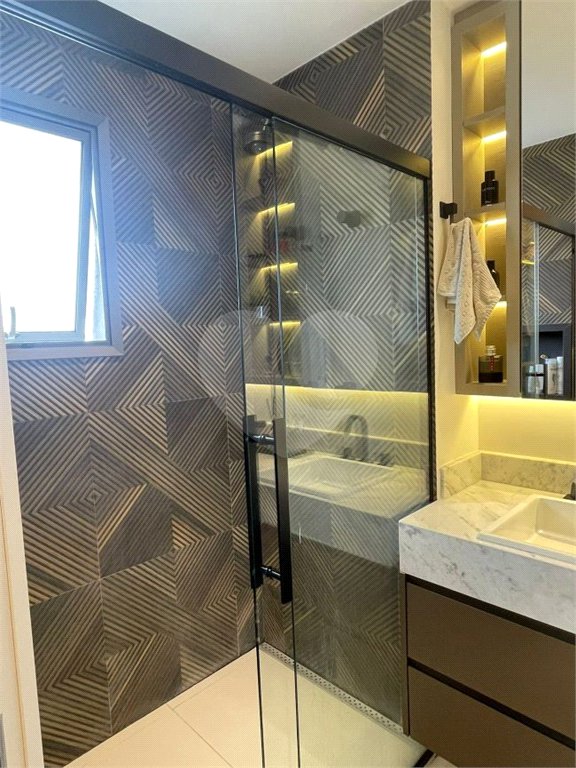 Apartamento à venda com 3 quartos, sendo 1 suíte,  em Vila Mariana, São Paulo, SP