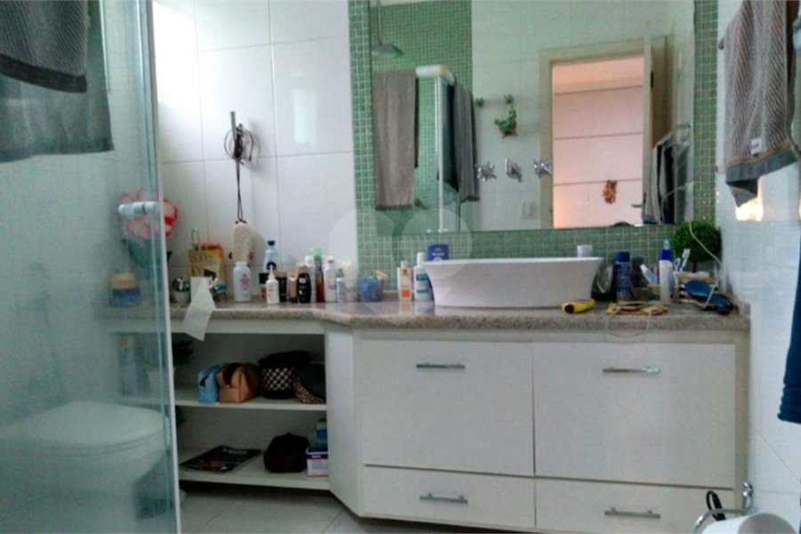 Sobrado à venda com 3 quartos, sendo 1 suíte, em Tremembé, São Paulo, SP