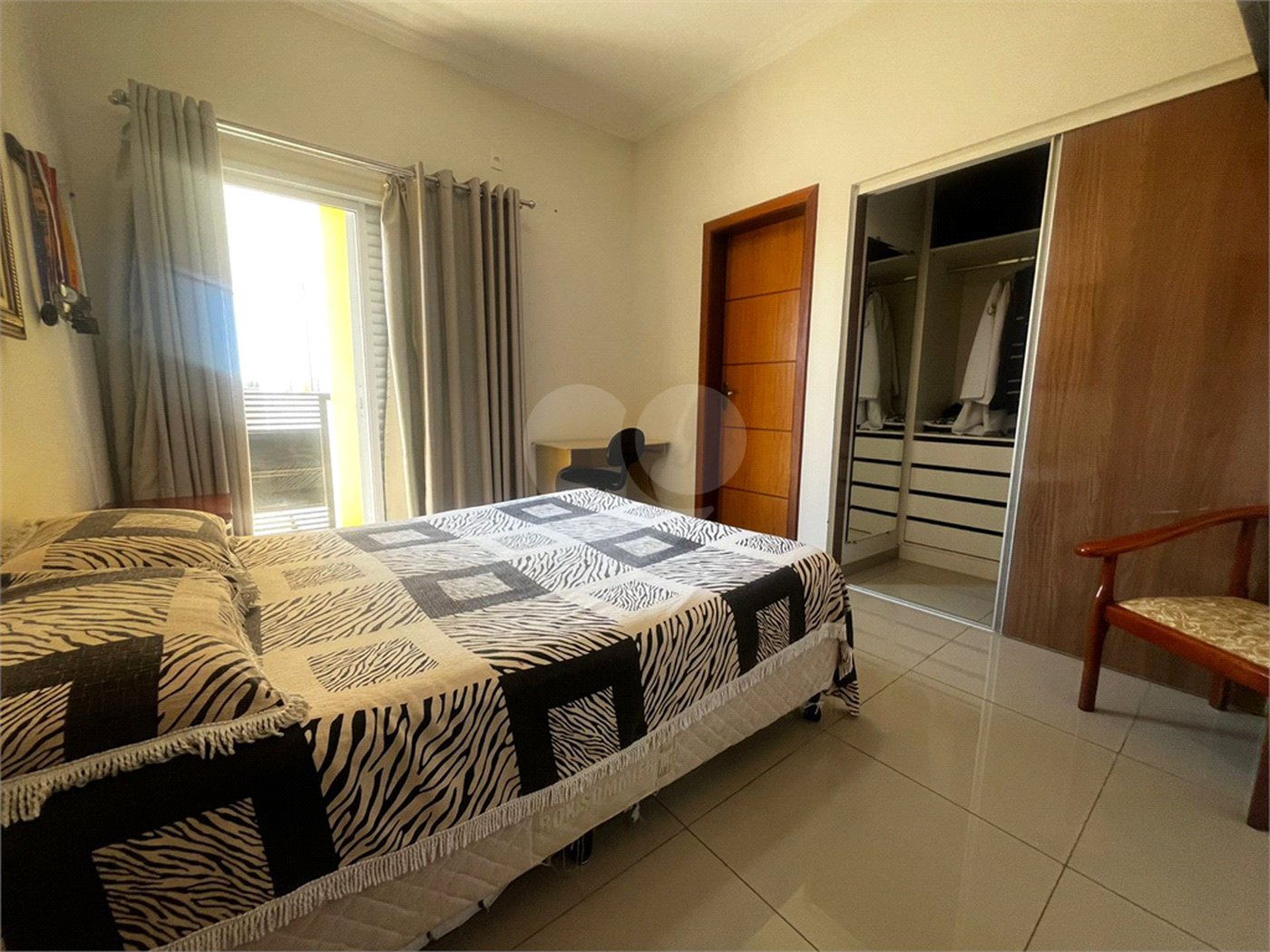Casa à venda com 4 quartos, sendo 2 suítes, em Vila Nastri, Itapetininga, SP
