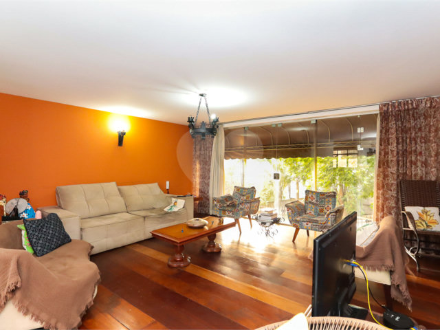 Casa à venda com 4 quartos, sendo 1 suíte,  em Brooklin, São Paulo, SP