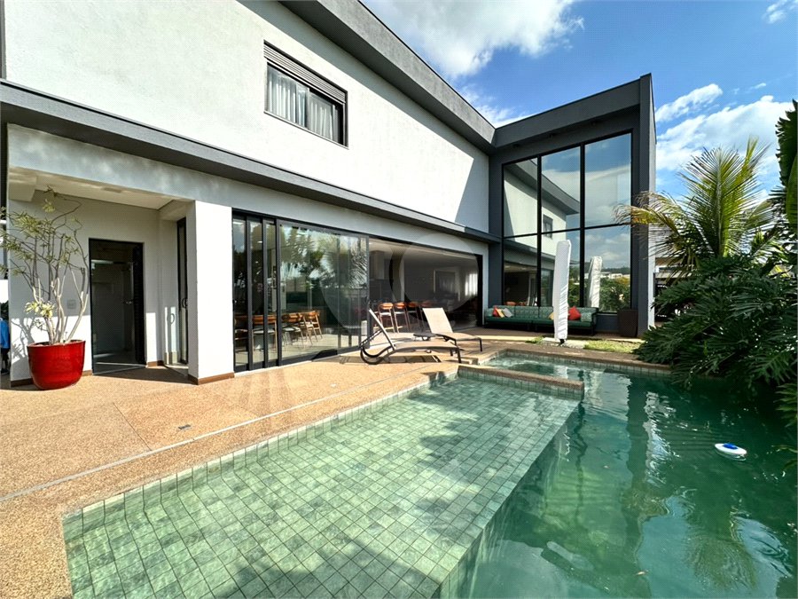 Casa à venda com 3 suítes no condomínio Villas do Golfe, Itu - SP