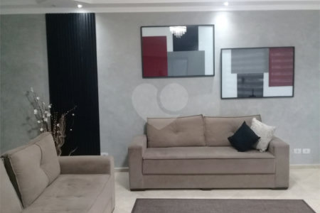 Sobrado à venda com 2 quartos, sendo 1 suíte, em Cidade Boa Vista, Suzano, SP