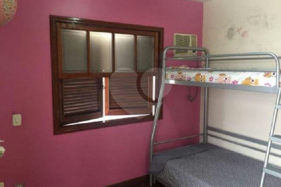 Sobrado à venda com 3 quartos, sendo 1 suíte, em Tremembé, São Paulo, SP