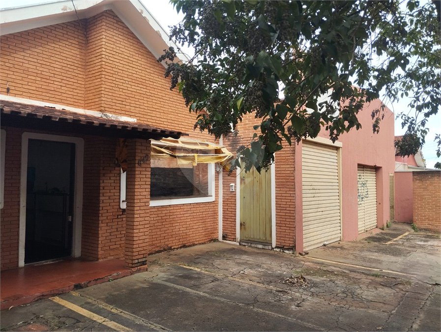 Casa Térrea à venda com 3 quartos, sendo 1 suíte, em Vila Xavier (vila Xavier), Araraquara, SP