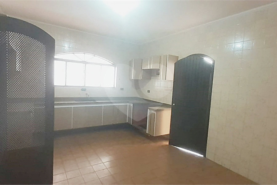 Sobrado à venda com 4 quartos, sendo 2 suítes,  em Vila Maria, São Paulo, SP
