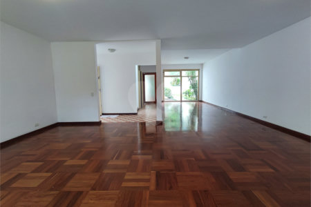 Casa para alugar com 4 quartos, sendo 2 suítes, no condomínio Comendador Elias Zarzur, São Paulo - SP