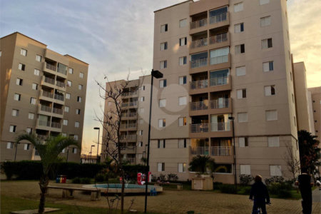 Apartamento à venda com 3 quartos, sendo 1 suíte, em Conjunto Residencial Irai, Suzano, SP