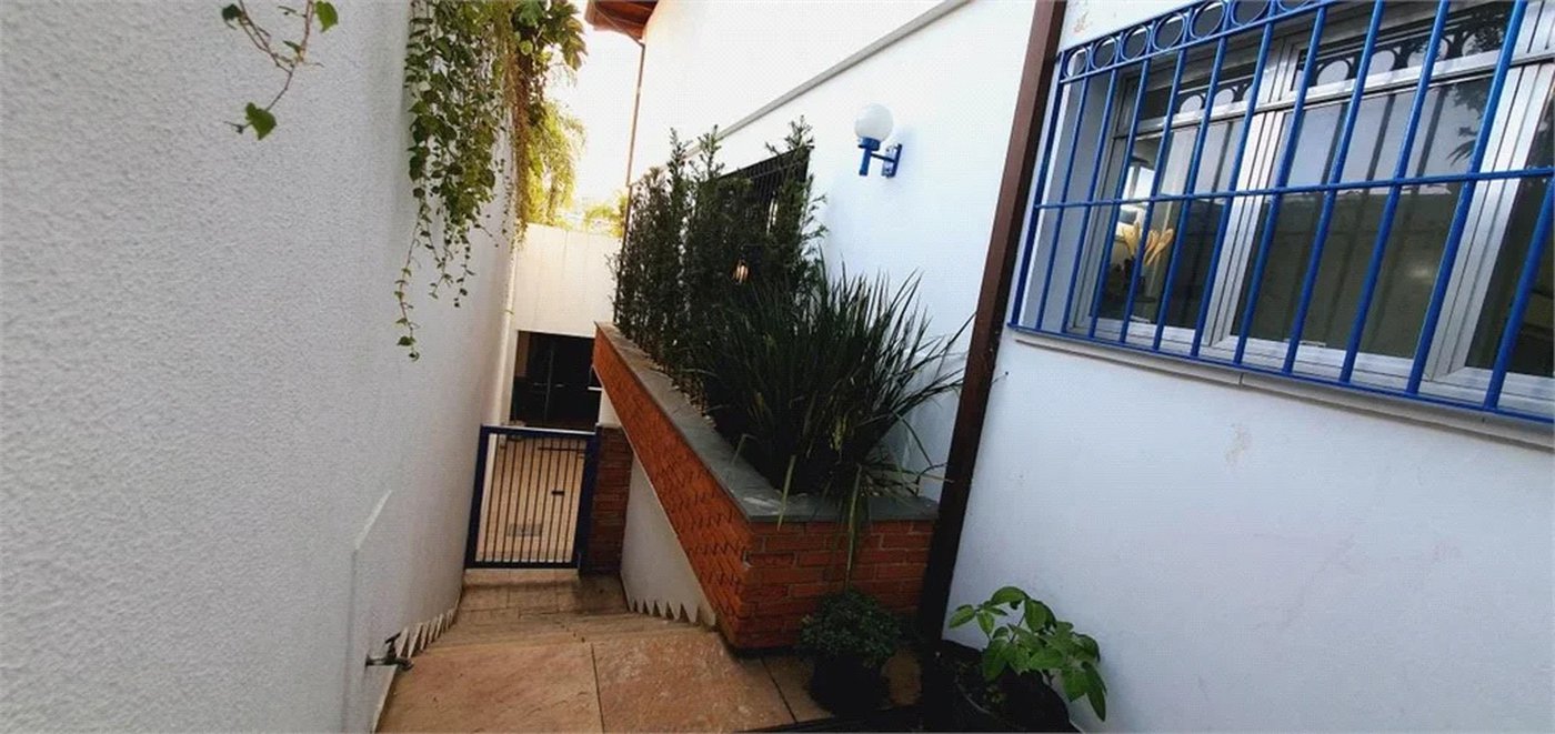 Casa à venda com 5 suítes em Jardim Leonor, São Paulo, SP