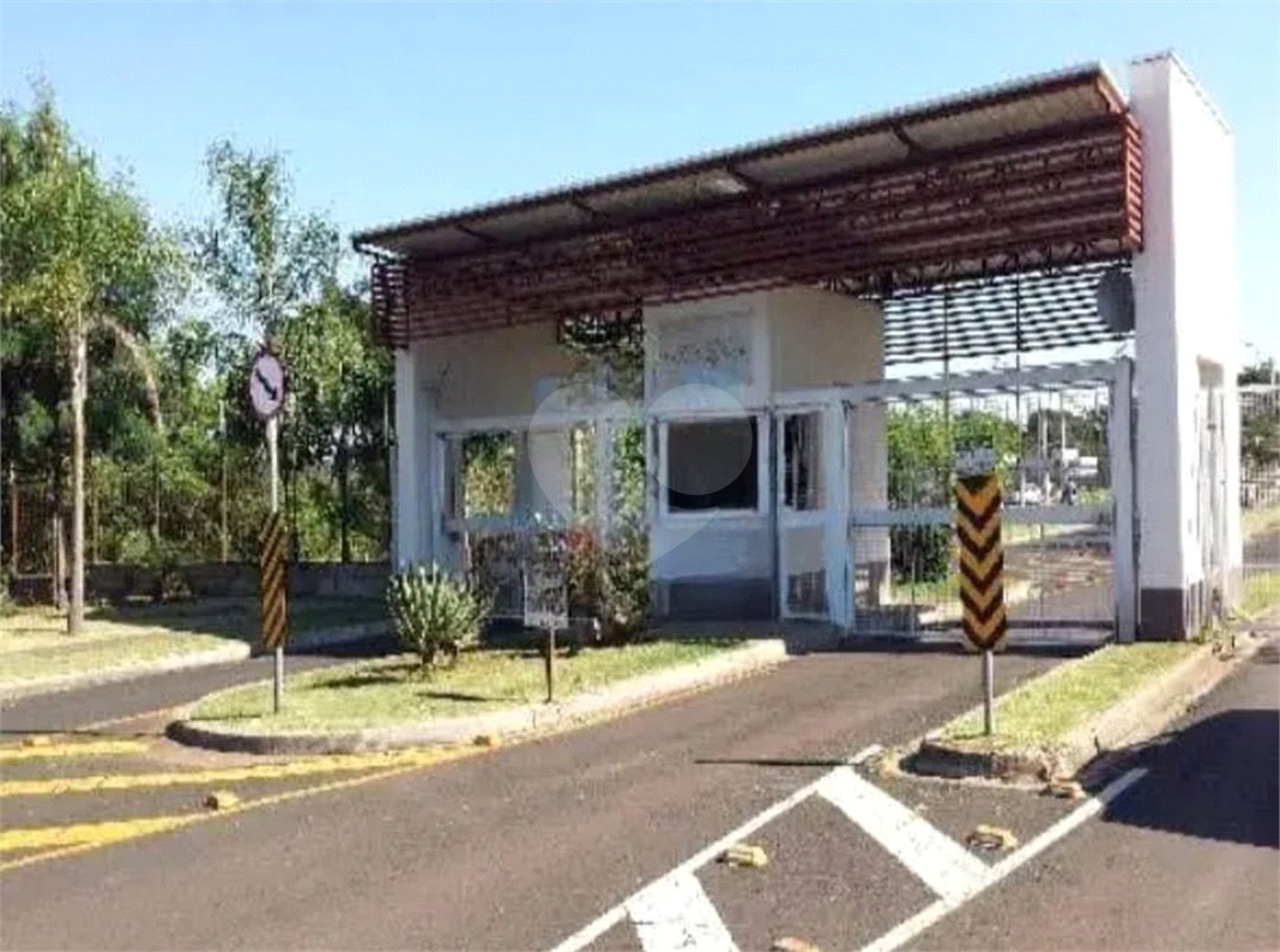 Casa à venda com 2 quartos, sendo 1 suíte, no condomínio Alvorada, Araraquara - SP
