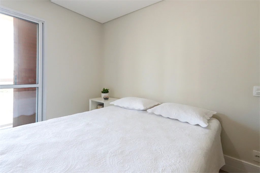 Apartamento à venda com 3 quartos, sendo 1 suíte, em Vila Anastácio, São Paulo, SP