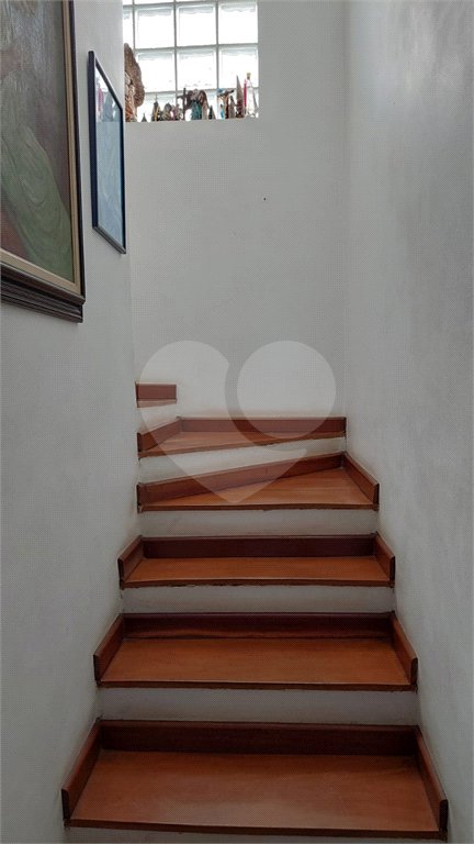Casa à venda com 7 quartos, sendo 2 suítes, em Jardim Londrina, São Paulo, SP