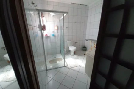 Sobrado à venda com 4 quartos, sendo 1 suíte, em Santo Antônio, Osasco, SP