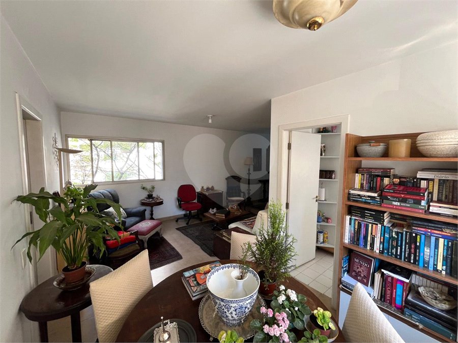 Apartamento à venda com 3 quartos, sendo 2 suítes,  em Jardim Paulista, São Paulo, SP