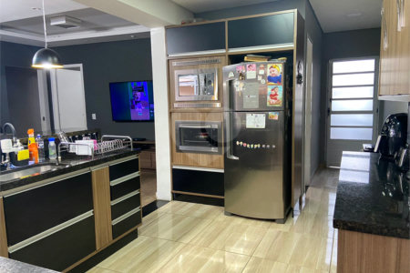 Casa à venda com 3 quartos, sendo 2 suítes, em Jardim Medina, Poá, SP
