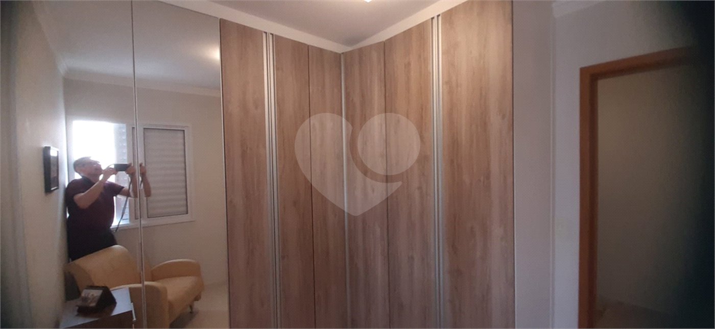 Casa à venda com 3 quartos, sendo 2 suítes, no condomínio Mário Araújo, São Paulo - SP