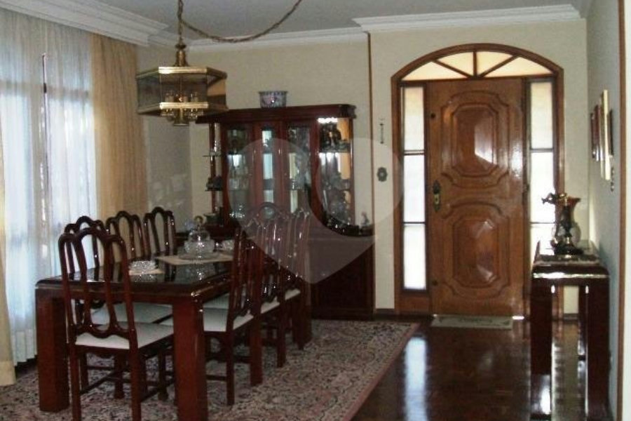 Sobrado à venda com 4 quartos, sendo 3 suítes, em Vila Albertina, São Paulo, SP