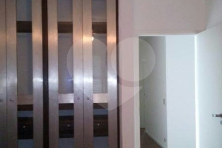Casa à venda com 4 quartos, sendo 3 suítes, em Jardim Leonor, São Paulo, SP