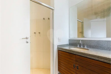 Apartamento à venda ou para alugar com 3 suítes em Real Parque, São Paulo, SP