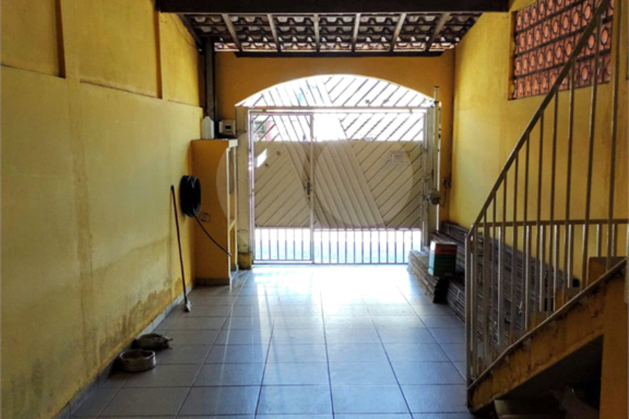 Sobrado à venda com 2 quartos, sendo 1 suíte, em Campo Limpo, São Paulo, SP