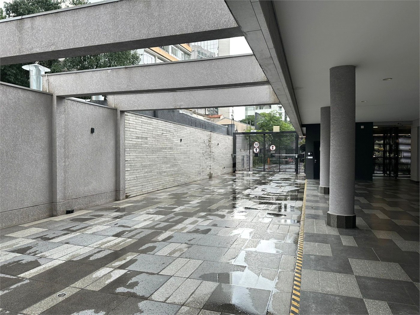 Apartamento à venda ou para alugar com 1 suíte em Pinheiros, São Paulo, SP