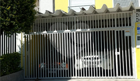 Sobrado à venda com 3 quartos, sendo 2 suítes,  em Vila Romero, São Paulo, SP