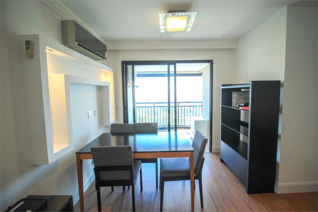 Apartamento à venda com 3 quartos, sendo 1 suíte,  em Mooca, São Paulo, SP