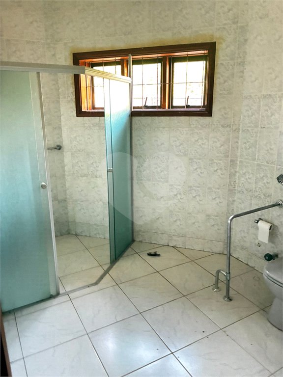 Sobrado para alugar com 4 quartos, sendo 2 suítes,  no Centro, Três Lagoas, MS