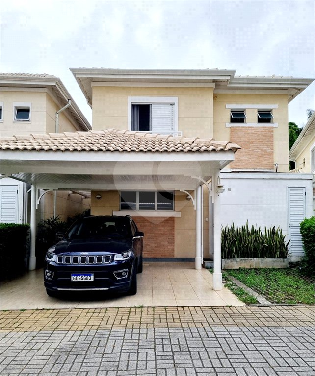 Casa à venda com 3 suítes no condomínio Villa Splendore, São Paulo - SP