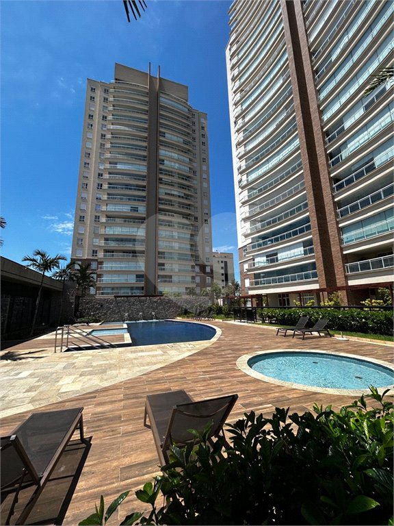 Apartamento à venda com 4 suítes em Vila Embaré, Valinhos, SP