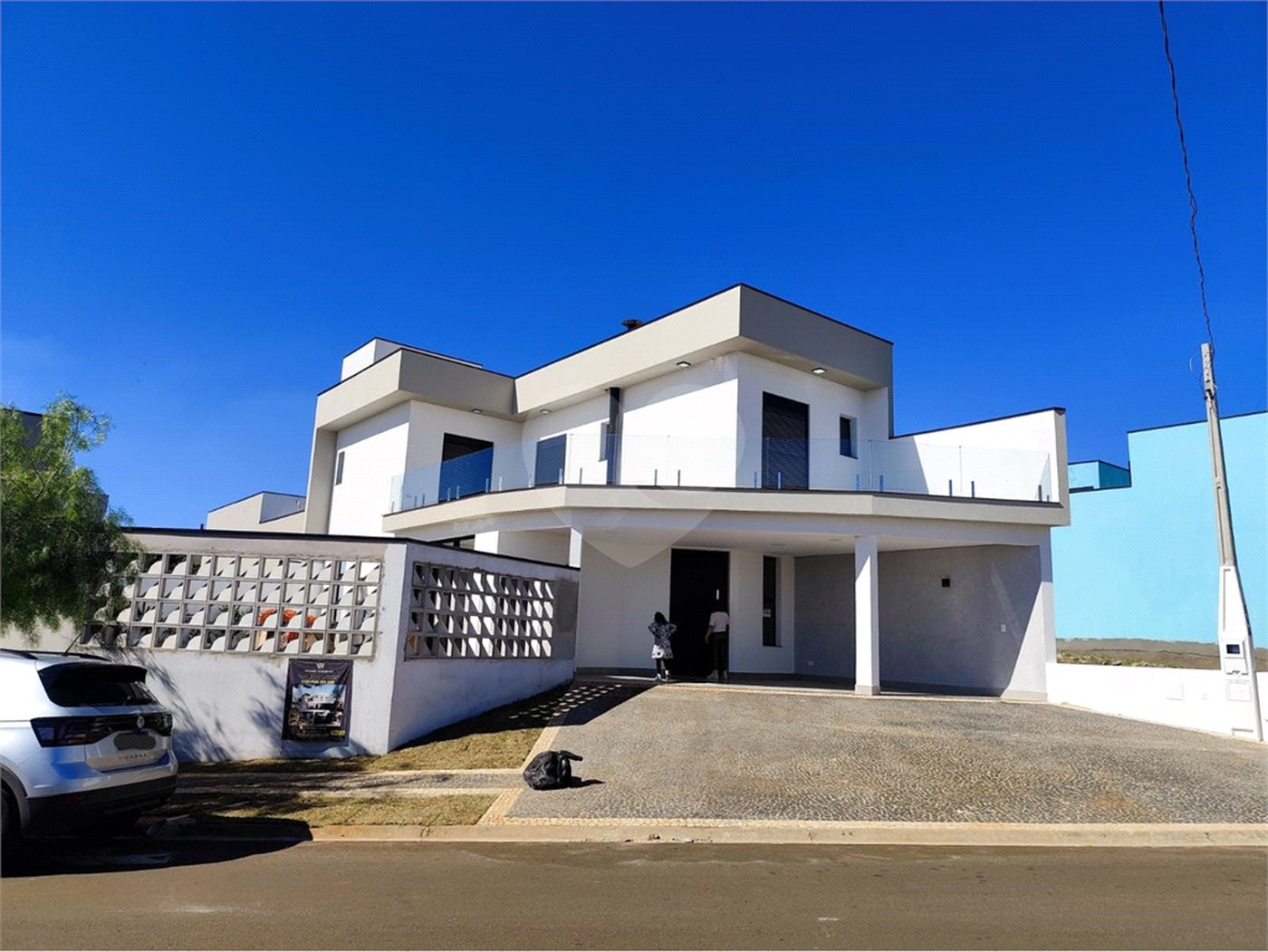 Casa à venda com 3 suítes no condomínio Terras da Estância, Paulínia - SP