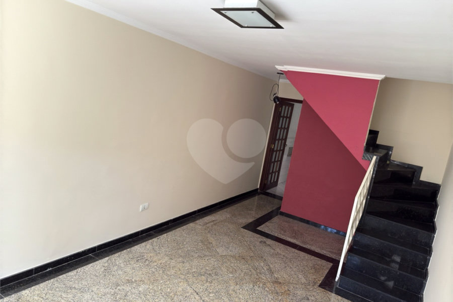 Sobrado à venda com 4 quartos, sendo 1 suíte, em Tremembé, São Paulo, SP