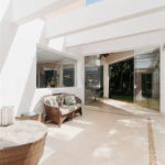 Casa à venda com 5 quartos, sendo 4 suítes, no condomínio Figueira Garden, Atibaia - SP