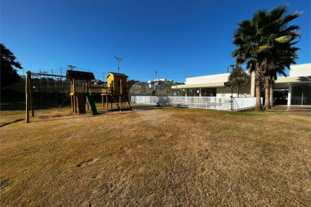 Casa à venda com 3 suítes no condomínio Portal dos Bandeirantes, Salto - SP