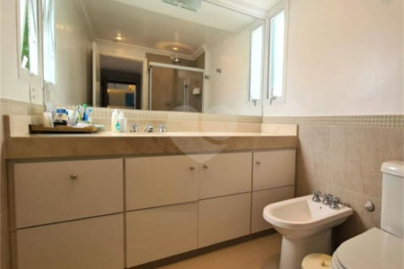 Apartamento à venda com 3 quartos, sendo 1 suíte, em Vila Uberabinha, São Paulo, SP