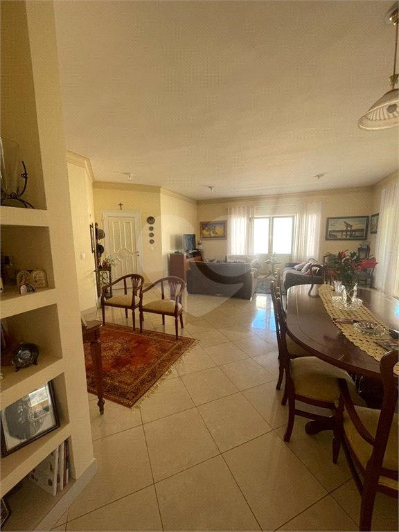 Casa à venda com 5 quartos, sendo 4 suítes,  em Vila Oliveira, Mogi das Cruzes, SP