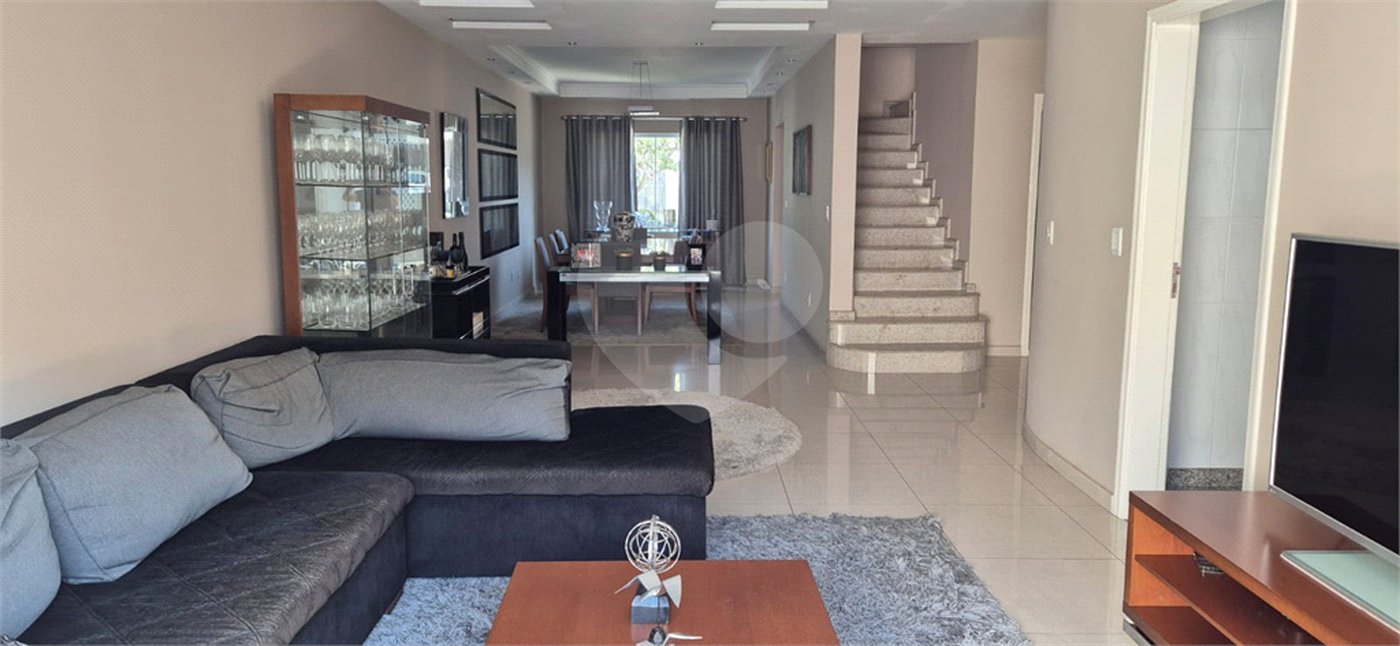 Casa à venda com 5 quartos, sendo 4 suítes, no condomínio Residencial Vilazul, Sorocaba - SP