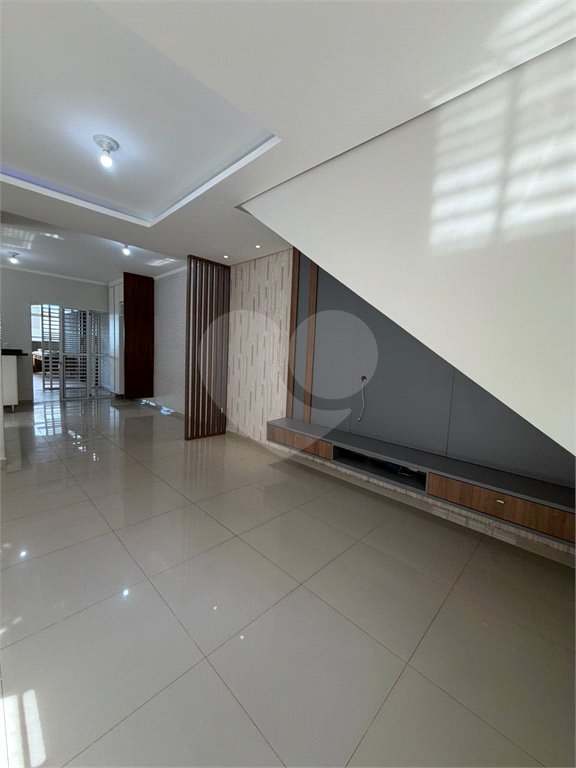 Sobrado à venda com 3 quartos, sendo 1 suíte,  em Jardim Maristela, Atibaia, SP